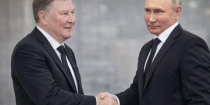 Участник «гонки преемников» 2007-08 ушел в отставку: Сергей Иванов в Кремле и без Кремля