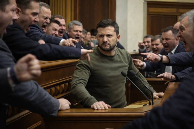 &laquo;Не забудьте предупредить украинцев, какой вы фиговый президент&raquo;: в Раде от Зеленского потребовали уйти в отставку