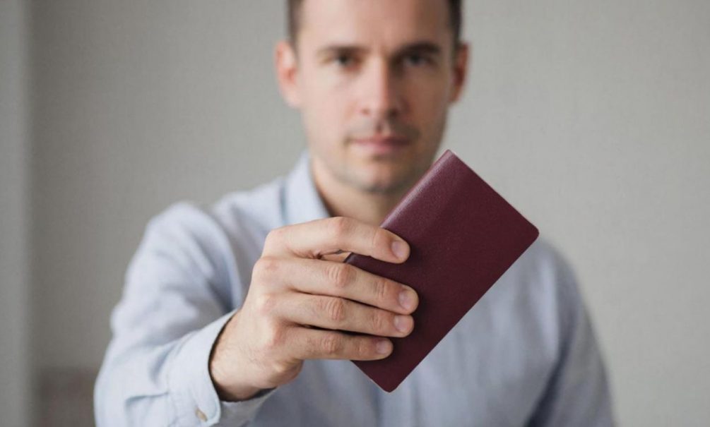 «Система давно устарела»: обязательную прописку в России могут отправить в прошлое 