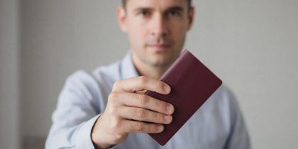 «Система давно устарела»: обязательную прописку в России могут отправить в прошлое