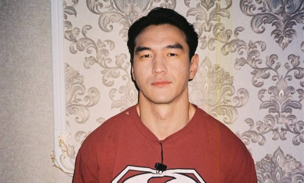 Нурлану Сабурову запретили въезд в Россию на 50 лет – комика задержали в московском аэропорту 