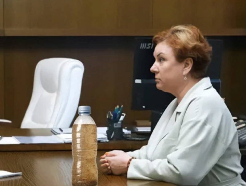 «Закрой свою морду, кривая пасть!»: муж главы Озёрска оскорбил недовольных жителей города из-за критики супруги 