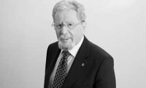 Защищал Высоцкого, Сахарова и Япончика: умер легендарный адвокат Генрих Падва