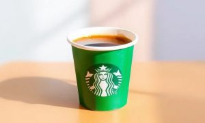 Россияне стали реже ходить в кофейни: «кофе с собой» теперь берут в «дешманских» автоматах