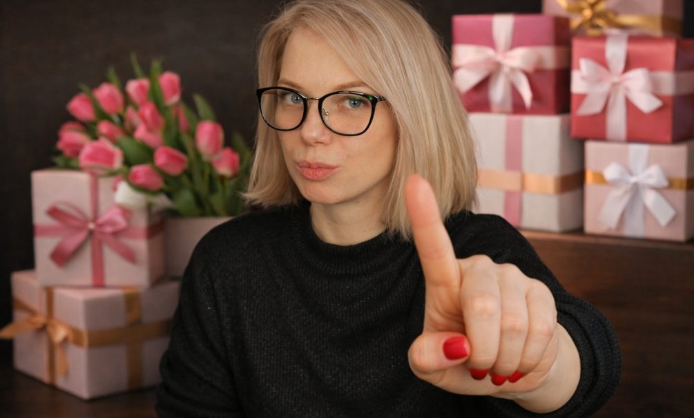 Ошибки мужчин на 8 Марта: психолог рассказала, как не разочаровать женщин 