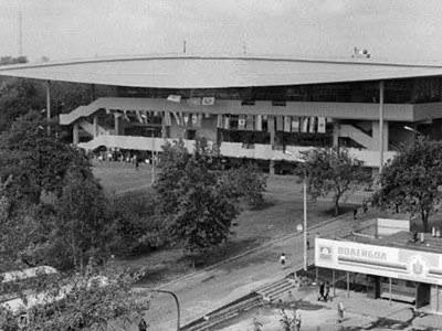 «Смертельная давка из-за жвачки»: как советские школьники погибли из-за «щедрости» канадских хоккеистов – «постыдный» инцидент долгое время скрывали «Смертельная давка из-за жвачки»: как советские школьники погибли из-за «щедрости» канадских хоккеистов – «постыдный» инцидент долгое время скрывали