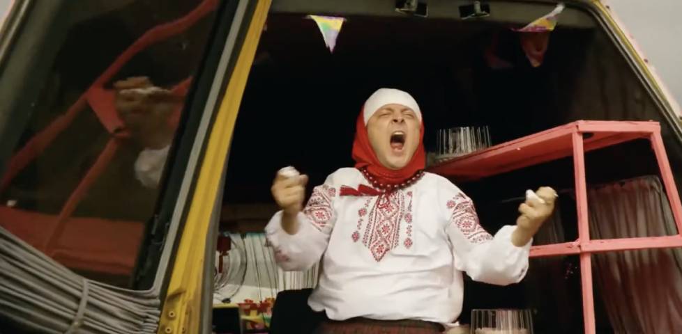 Своя вышиванка ближе к телу: названа реальная причина, почему Зеленский рвется на ближневосточный фронт