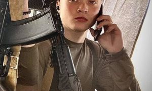 Герой Сергей Ярашев, державший в одиночку рубеж в ДНР, шёл до своих 9 километров сквозь туман