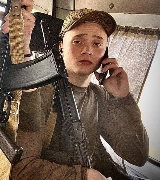 Герой Сергей Ярашев, державший в одиночку рубеж в ДНР, шёл до своих 9 километров сквозь туман