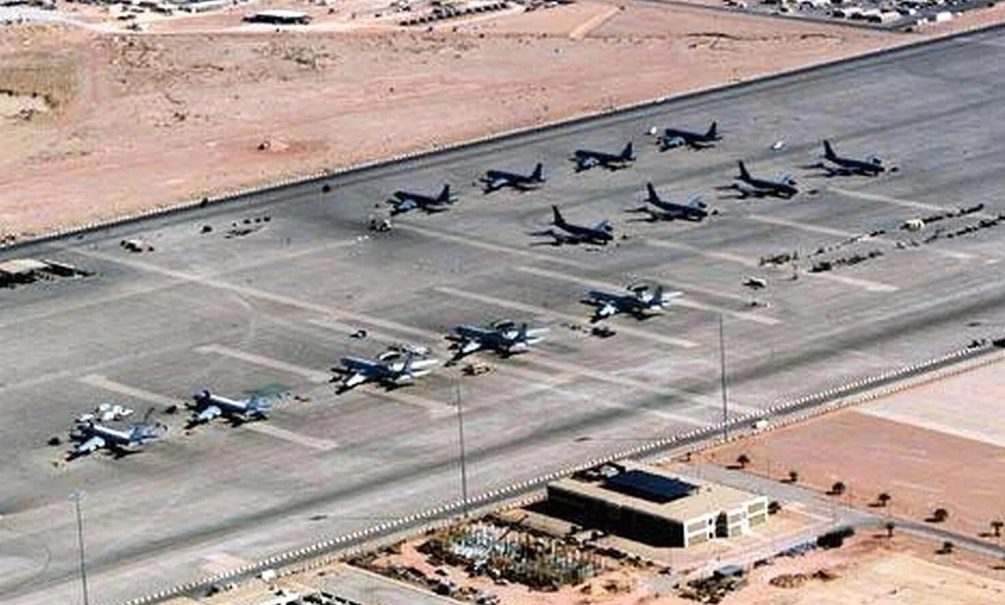 Танкеры и самолеты США горят после иранских ударов: американцы несут беспрецедентные потери 