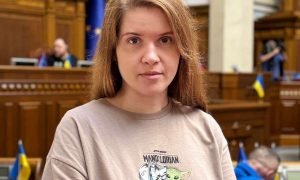 Из-за неё ВСУ несли потери: против скандального нардепа Безуглой завели дело  