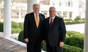 «Голосуйте за Виктора»: Трамп поддержал Орбана перед историческими выборами в Венгрии — за Будапешт сцепились ЕС и США