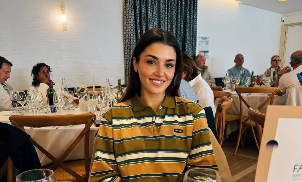 Звезду сериала «Постучись в мою дверь» Хандэ Эрчел арестуют по громкому делу о наркотиках 