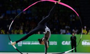 В Киеве обиделись на 15-летнюю русскую девочку: наша спортсменка повернулась спиной к украинскому флагу