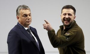 Орбан пал: Украина копит оружие, и что-то грядет