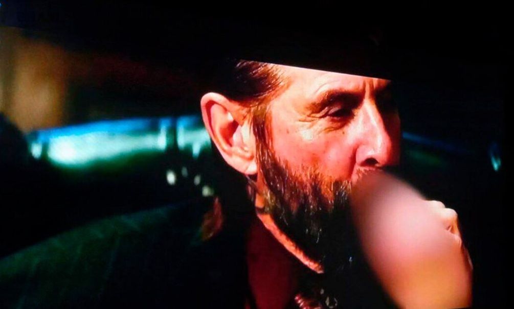 «***, завернутый в газету, заменяет сигарету» - отнюдь, дал понять видный единоросс Медведев 