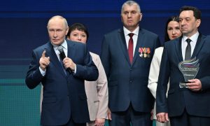 «Знаем, чем все закончится»: Путин предупредил россиян о попытках расколоть Россию