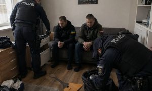 «Будёновку с балалайкой не нашли, что ли?»: в Германии задержали украинца и латыша, готовивших диверсию