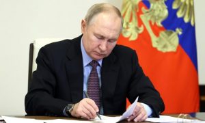 «Россия — вечная»: Путин потребовал убрать барьеры, тормозящие развитие страны