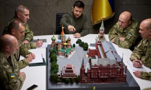Зеленский перехватил инициативу и оскорбил Россию, объявив собственное перемирие с 6 мая