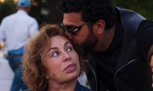 «Стыдно просить у детей деньги»: мама Тимати сделала неожиданное признание о своих финансах