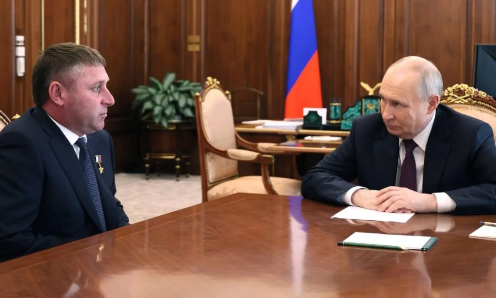 Гладков и Богомаз – в отставке: Путин поменял глав прифронтовых регионов 