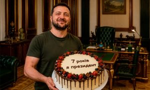 Просрочил на два года: Зеленский празднует 7-летие своего президентского срока – почему главу киевского режима не отправляют в отставку?