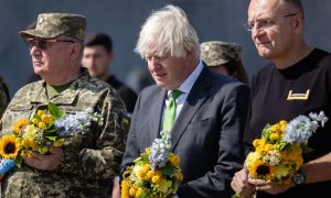 Смерть как «лучшая новость»: Борис Джонсон призвал европейцев «не размножаться»