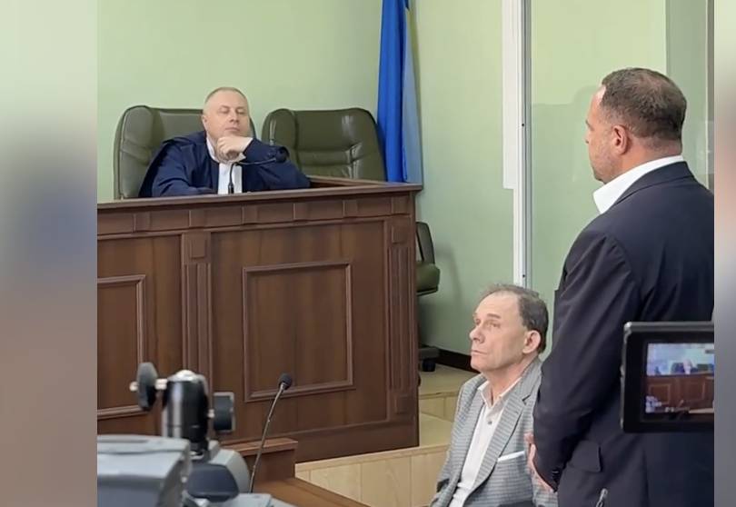 &laquo;И чего они к ней припхались?&raquo;: адвокат Ермака объяснил его переписку с гадалкой желанием &laquo;иногда пообщаться с женщиной&raquo;