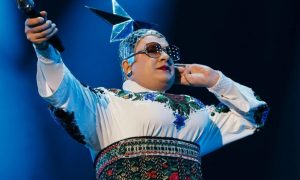 «Личный шут Зеленского»: Сердючка поёт русские песни в обход кассы офиса Зеленского