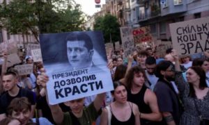 «Воруй, если не ленивый, и тащи в хатынку»: экс-советник Зеленского обвинил Россию в занесении «вируса тотальной коррупции» на Украину