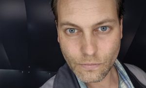 «Не из той расы вышла»: актер сериала «Изгой» Алексей Иванович устроил расист-скандал в парке