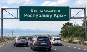 «Многие местные уедут, Крым опустеет к осени»: политолог предсказал, что будет, если не прекратить украинские удары по полуострову