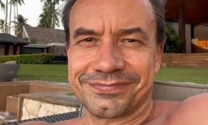 «Стероидный старик» и «чучело»: Алексей Серов ответил на волну критики после концерта в Иркутске