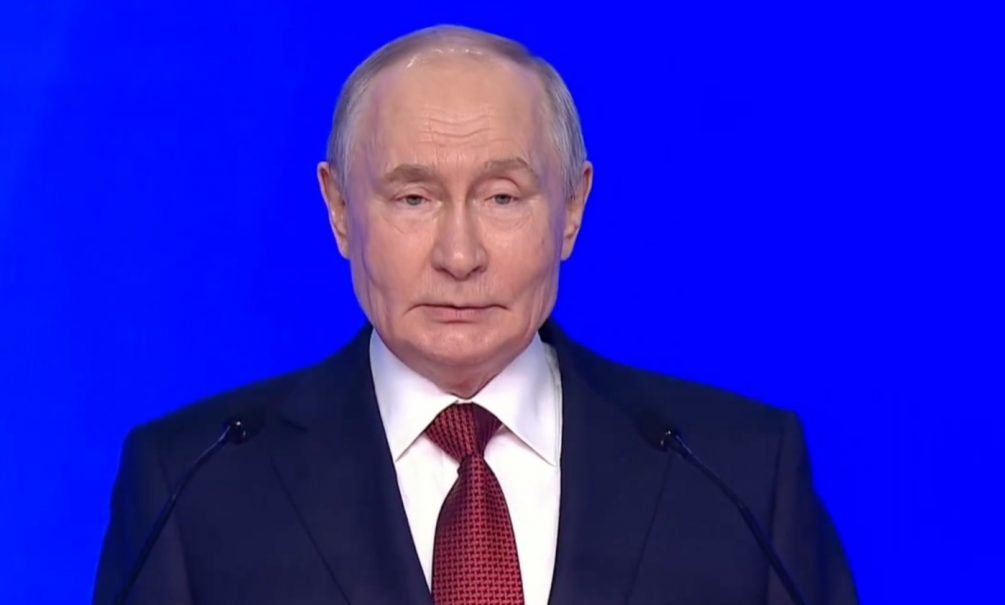 «Или не будет никакой России»: Путин без прикрас обрисовал ситуацию перед выборами и «выгнал» кандидатов из кабинетов. Главное из выступления президента на съезде ЕР 