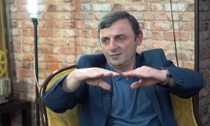 «Шпана у власти»: абхазский журналист-иноагент Инал Хашиг оскорбил выбор Родины