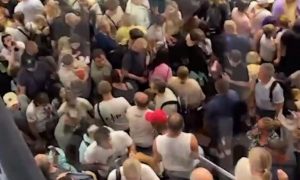 Коллапс в Сочи: тысячи людей застряли в аэропорту из-за угрозы БПЛА