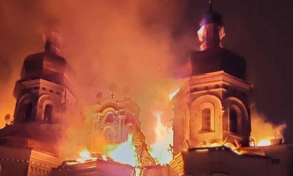 «Вы нам еще, гады, за Севастополь ответите»: Киев в огне после массированной атаки ВС РФ, Зеленский снова сбежал 