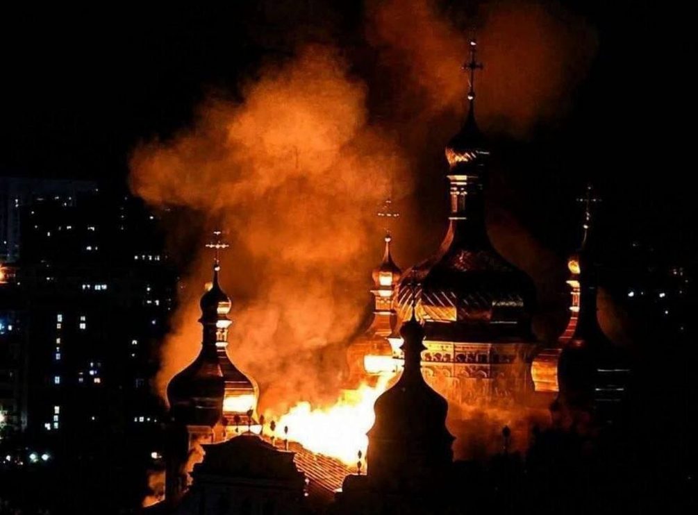 «Лавра падет, а через полгода Русь объединится»: в сети вспомнили важное пророчество старца Зосимы