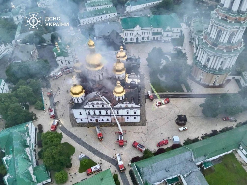 «Лавра падет, а через полгода Русь объединится»: в сети вспомнили важное пророчество старца Зосимы