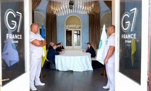 «Без привлечения санитаров»: названа реальная причина, из-за которой Зеленского пустили на саммит G7