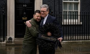 «Помирать, так с музыкой»: Стармер пообещал Зеленскому атомную поддержку, а России новые санкции