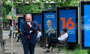 «Прибью, нагну, посажу в тюрьму…»: В Армении начались судьбоносные выборы