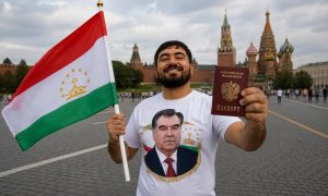 Таджик с паспортом РФ – верный сын Таджикистана, а не России, заявили в Душанбе: за последние годы мы получили под миллион таких