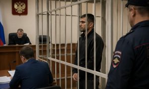 «А у Фархода положительные характеристики»: суд в Новосибирске вынес неожиданный приговор мигранту из Таджикистана за убийство женщины и ее маленькой дочери