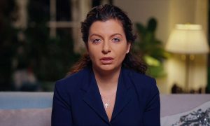 «Бензина нет? В 90-е еда вообще-то была по карточкам»: Симоньян заявила, что россияне переживут топливный кризис – это не самое худшее
