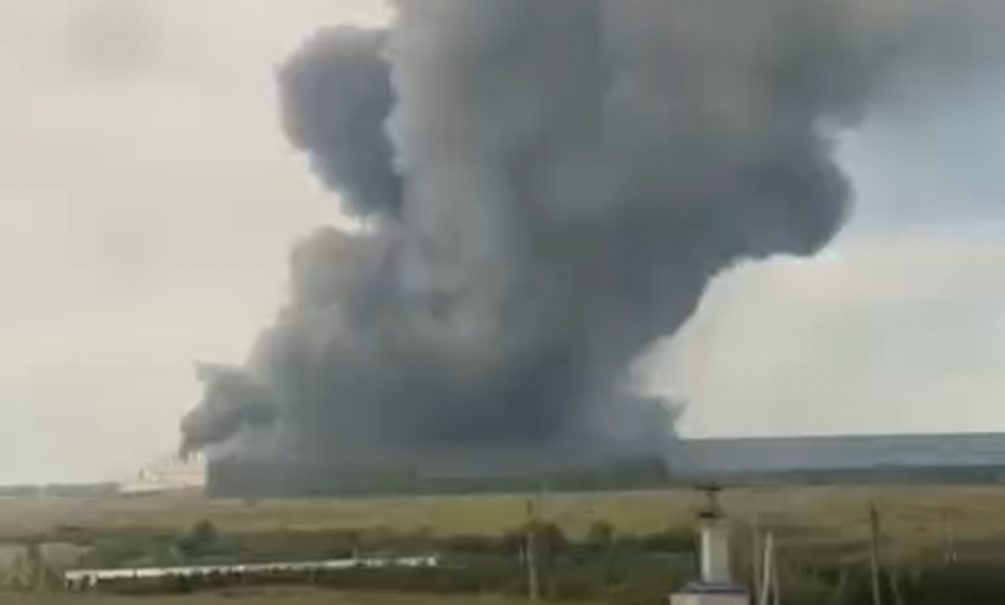 Пожар на складе «Вайлдберриз» в Пензе охватил 62 тыс. кв. м.: появились подробности последствий атаки дронов на объект WB 