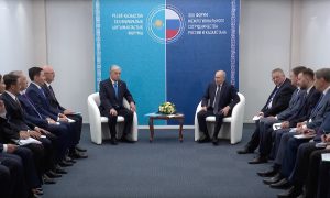 «Дожили, нас поучает лидер, который просрал свою страну за три дня»: в России отреагировали на слова Токаева о «заморозке» СВО