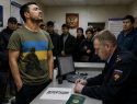 Докрасовался: борзый мигрант, разгуливающий по Ставрополю в футболке с символикой ВСУ, не смог отделаться штрафом - история получила продолжение