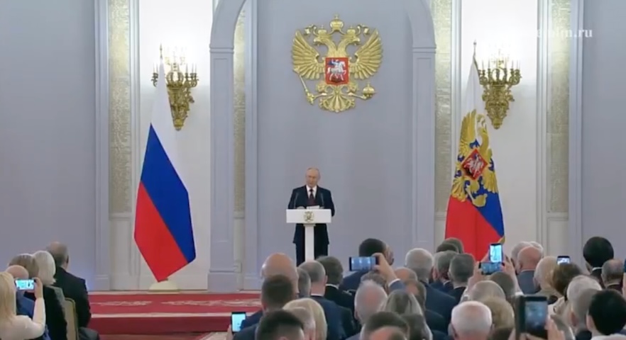 &laquo;Не он к ним, а они к нему. Сигнал, однако&raquo;: Путин раскрыл депутатам перспективы действовать &laquo;смелее&raquo; в зоне СВО - БлокнотРУ - Кто будет после Путина? Новости Путин. Путин новости. Путин. Приемник Путина. Кто будет президентом после Путина. Путин последние новости. Приемник Путина на пост президента. Кто будет после Путина президентом России. Кто будет президентом России после Путина. Путин новости сегодня.